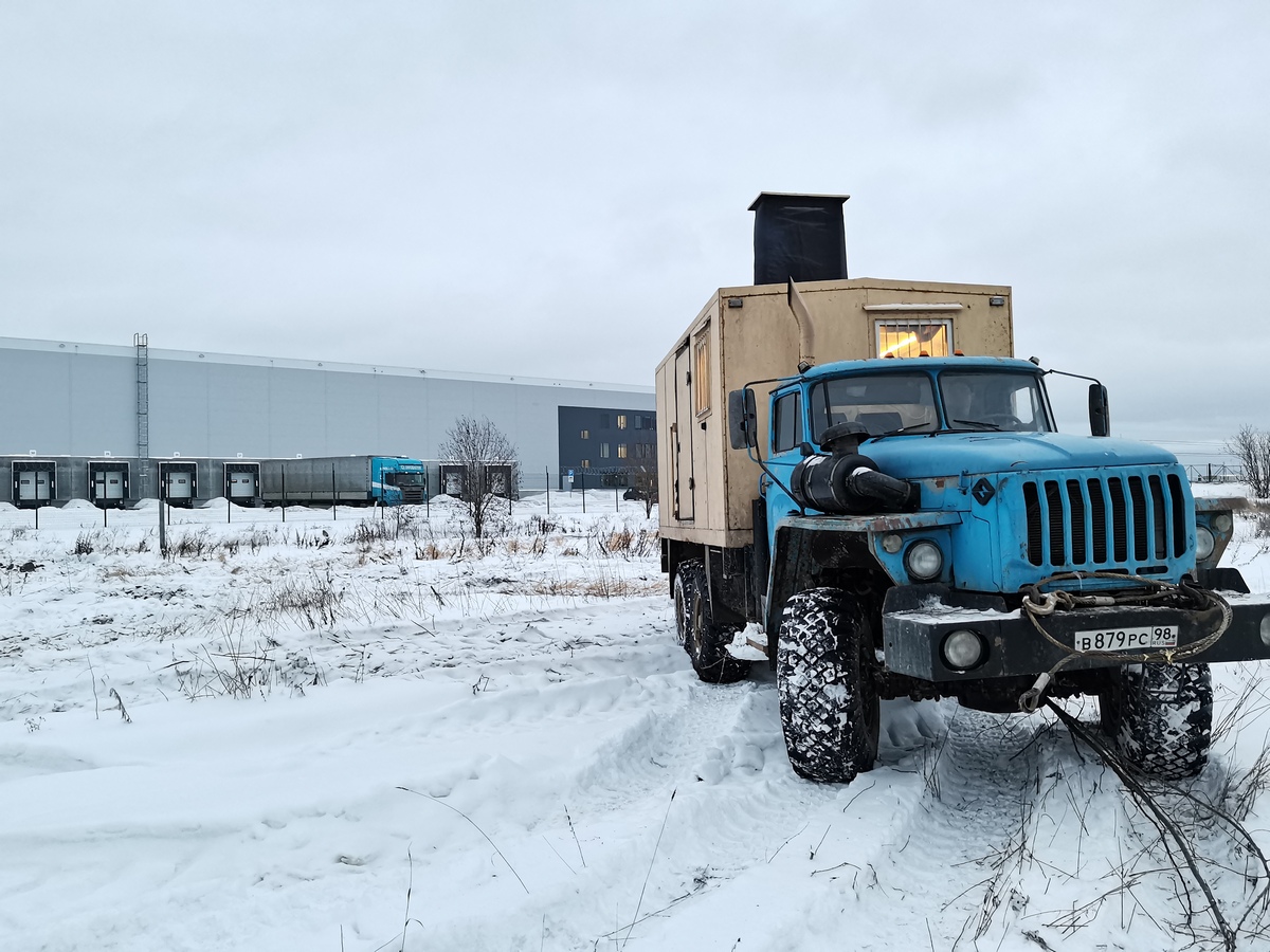 Фото буровой установки УРБ 2-А-2 на базе автомобиля Урал